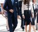  Kate et William lors de leur tournée royale à l'été 2011. 
 Catherine, duchesse de Cambridge (Kate Middleton), devenue de manière fulgurante une icône de style depuis son entrée dans la famille royale, s'en est souvent remise au bleu, une couleur qu'elle affectionne, pour des occasions spéciales. 