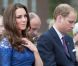  Kate Middleton à Québec le 3 juillet 2011. 
 Catherine, duchesse de Cambridge (Kate Middleton), devenue de manière fulgurante une icône de style depuis son entrée dans la famille royale, s'en est souvent remise au bleu, une couleur qu'elle affectionne, pour des occasions spéciales. 