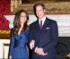  Kate Middleton et le prince William lors de l'annonce de leurs fiançailles le 16 novembre 2010 au palais Saint-James, dans une robe bleue Issa avec la bague de fiançailles (saphir et diamants) qui appartenait à Lady Di. 
 Catherine, duchesse de Cambridge (Kate Middleton), devenue de manière fulgurante une icône de style depuis son entrée dans la famille royale, s'en est souvent remise au bleu, une couleur qu'elle affectionne, pour des occasions spéciales. 