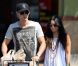 Vanessa Hudgens et son chéri Austin Butler font leurs courses à Los Angeles le 7 mai 2012