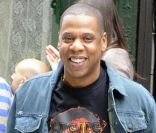 Jay-Z tout sourire à New York, le 8 mai 2012.