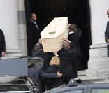 Obsèques d'Eric Charden, l'ultime adieu : Sheila et Michel Drucker bouleversés