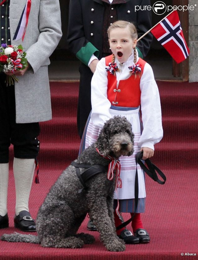 CASA REAL DE NORUEGA - Página 84 852319-le-prince-haakon-la-princesse-637x0-1