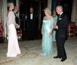 Le prince Charles et Camilla Parker Bowles donnaient le 18 mai 2012 à Buckingham Palace un dîner pour de nombreux royaux étrangers, invités en l\'honneur du jubilé de diamant de la reine Elizabeth II. Les convives avaient plus tôt dans la journée déje