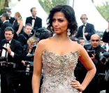 Camila Alves, fiancée de Matthew McConaughey sur le tapis rouge du film <em>Mud</em> au Festival de Cannes le 26 mai 2012.
