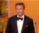 Alec Baldwin remet le Prix d'interprétation féminine, lors de la cérémonie de clôture du 65e Festival de Cannes, le dimanche 27 mai 2012.