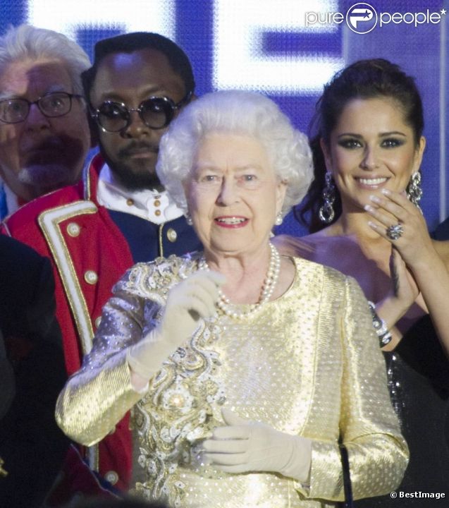 La reine Elizabeth II a pu compter sur le meilleur des artistes du royaume, réunis par le Take That Gary Barlow, pour faire vibrer son jubilé de diamant lors du concert donné à Buckingham Palace le 4 juin 2012.