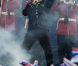 Robbie Williams a ouvert le bal de manière explosive avec une fanfare militaire et son  Let Me Entertain You . La reine Elizabeth II a été honorée par le meilleur des artistes du royaume, réunis par le Take That Gary Barlow, qui ont fait vibrer son jubilé de diamant lors du concert donné à Buckingham Palace le 4 juin 2012.