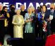  Cheryl Cole, Tom Jones, Jools Holland, Paul McCartney... Toutes les stars se sont rassemblées autour de la reine et du prince Charles à l'issue du concert. 
 La reine Elizabeth II a été honorée par le meilleur des artistes du royaume, réunis par le Take That Gary Barlow, qui ont fait vibrer son jubilé de diamant lors du concert donné à Buckingham Palace le 4 juin 2012. 