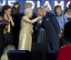 Cheryl Cole, Tom Jones, Jools Holland, Paul McCartney... Toutes les stars se sont rassemblées autour de la reine et du prince Charles à l'issue du concert. 
 La reine Elizabeth II a été honorée par le meilleur des artistes du royaume, réunis par le Take That Gary Barlow, qui ont fait vibrer son jubilé de diamant lors du concert donné à Buckingham Palace le 4 juin 2012. 