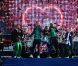 La reine Elizabeth II a été honorée par le meilleur des artistes du royaume, réunis par le Take That Gary Barlow, qui ont fait vibrer son jubilé de diamant lors du concert donné à Buckingham Palace le 4 juin 2012.