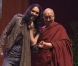 Russell Brand rencontre le Dalaï-lama à Manchester, le 16 juin 2012.