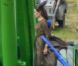 Angelina Jolie dans les airs pour les besoins d'une scène du film  Maleficent , actuellement en tournage en Angleterre. Le 26 juin 2012.