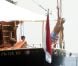 Ravi, Lapo Elkann se baigne en marge d'un bateau, sur l'île de Pantelleria le 29 juin 2012