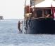Lapo Elkann se baigne auprès d'un bateau (île de Pantelleria le 29 juin 2012)