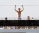 John Elkann sur un bateau, sur l'île de Pantelleria le 29 juin 2012