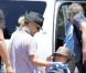 Britney Spears, Jason et Sean Preston arrivent à l'aéroport de Maui, le vendredi 6 juillet 2012 pour rentrer à Los Angeles.