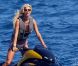 Victoria Silvstedt : Bikini blanc, jet-ski et farniente, ses vacances de rêve
