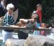 Katie Holmes, sa fille Suri et sa mère Kathleen se sont rendues au zoo de New York, le 11 juillet 2012