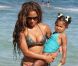 Christina Milian et sa fille Violet sur une plage de Miami, le 20 juillet 2012.