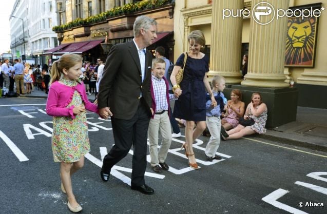 CASA REAL BELGA - Página 77 904498-le-prince-philippe-de-belgique-son-637x0-1