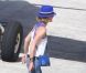 Laeticia Hallyday arrive sur l'île de Saint-Barthélémy, le vendredi 27 juillet 2012.
