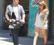 Hilary Duff se rend dans un magasin de déco d'intérieur avec son époux Mike Comrie, le samedi 28 juillet 2012. Leur fils Luca, niché dans son landau, apparaît sage et calme.