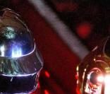 Kiss taille les Daft Punk