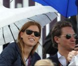 La princesse Beatrice d'York et son petit ami Dave Clark dans les gradins de Greenwich Park le 3 août 2012, lors du Grand Prix de la compétition de dressage des Jeux olympiques de Londres.