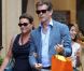  Pierce Brosnan : gentleman avec son épouse Keely Shaye Smith dans la rue Saint Honoré à Paris le 4 août 2012 