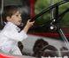 Le prince Henrik, 3 ans, au volant d'un bus londonien (!) lors du Grand Prix historique de Copenhague le 5 août 2012.