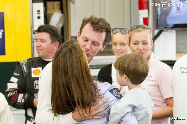 Princesse Marie : Des baisers pour Joachim, et des bolides pour Henrik, 3 ans