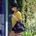 Nicole Richie, casual-chic, sort les gambettes pour un look au top