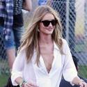 Rosie Huntington-Whiteley, créatrice et égérie sexy, révèle sa ligne de lingerie