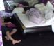 Julien et Sacha sous le lit dans la quotidienne de Secret Story 6 le mercredi 16 août 2012 sur TF1