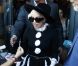 Lady Gaga fait bonne figure après sa frousse, à la sortie de son hôtel de Bucarest, le 16 août 2012.