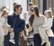 Angelina Jolie et Brad Pitt en balade avec leurs jumeaux dans les bras à la Nouvelle-Orléans le 20 mars 2012