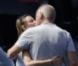  EXCLU : Harrison Ford et Calista Flockhart s'embrassent sur le tarmac de l'aéroport avant de s'envoler en week-end en jet privé avec leur fils Liam, à Los Angeles, le 31 août 2012 