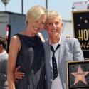 Ellen DeGeneres, déchaînée, reçoit son étoile devant sa belle Portia de Rossi