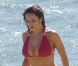 Kelly Brook, sublime en bikini, sur une plage paradisiaque, le 29 avril 2010.