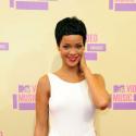 Rihanna embrasse Chris Brown sous les yeux du public stupéfait lors des MTV VMA