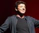 Patrick Bruel sur la scène de l'Olympia durant le concert caritatif Leurs Voix pour l'Espoir. Paris, le 15 septembre 2012.