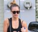 Jessica Alba arrive à son cours de Pilates à West Hollywood le 19 septembre 2012