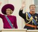 La princesse Maxima et le prince Willem-Alexander saluent la foule depuis le balcon du palais Noordeinde. La famille royale des Pays-Bas le 18 septembre 2012 lors du Prinsjesdag, jour annuel d'inauguration solennelle de la nouvelle année parlementaire.