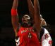 Chris Bosh (numéro 4) et Jordan Hill au Madison Square Garden de New York le 28 janvier 2010