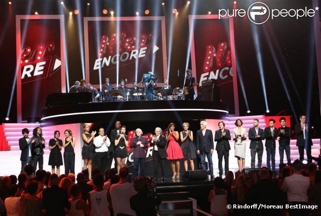 Photos exclusives de Charles Aznavour et tous les grands artisites prises en live sur l'émission Hier Encore diffusée le 29 septembre en prime time sur France 2