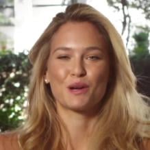 Bar Refaeli pour FunnyOrDie.