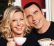 John Travolta et Olivia Newton-John : Retrouvailles en chanson pour Noël