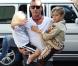 Shopping en famille pour Gwen Stefani, Gavin Rossdale et leurs fils Kingston et Zuma. Studio City, Los Angeles, le 13 octobre 2012.
