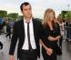 Jennifer Aniston et Justin Theroux vont dîner à la Tour Eiffel le 13 juin 2012 à Paris.